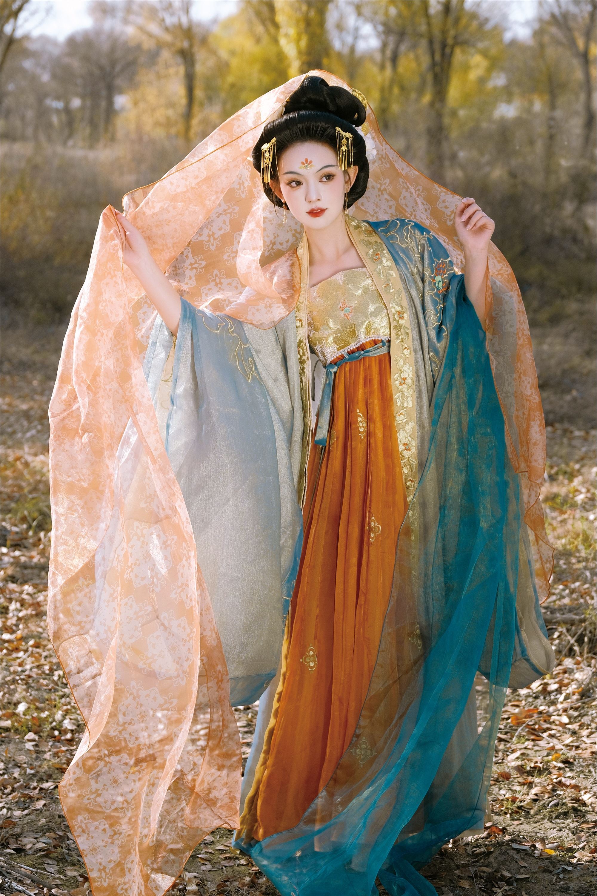 YITUYU艺图语 2025.01.22 金牡丹 秋秋